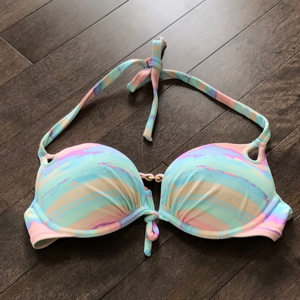 Victoria’s Secret Gorgeous Push-up Halter multi